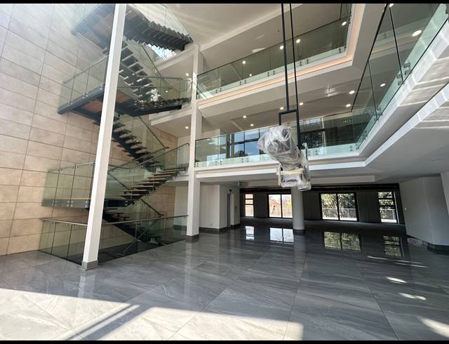 125M² OFFICE TO LET IN MELROSE ESTATE